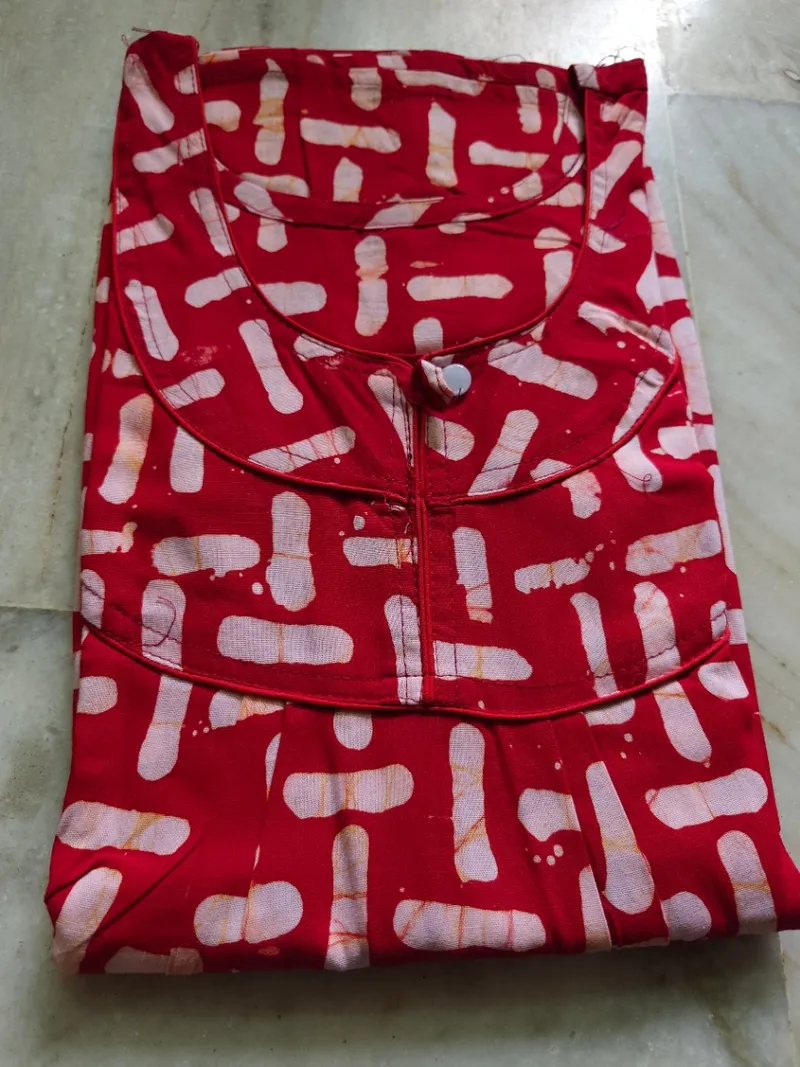 Batic nighties 5 - Image 1